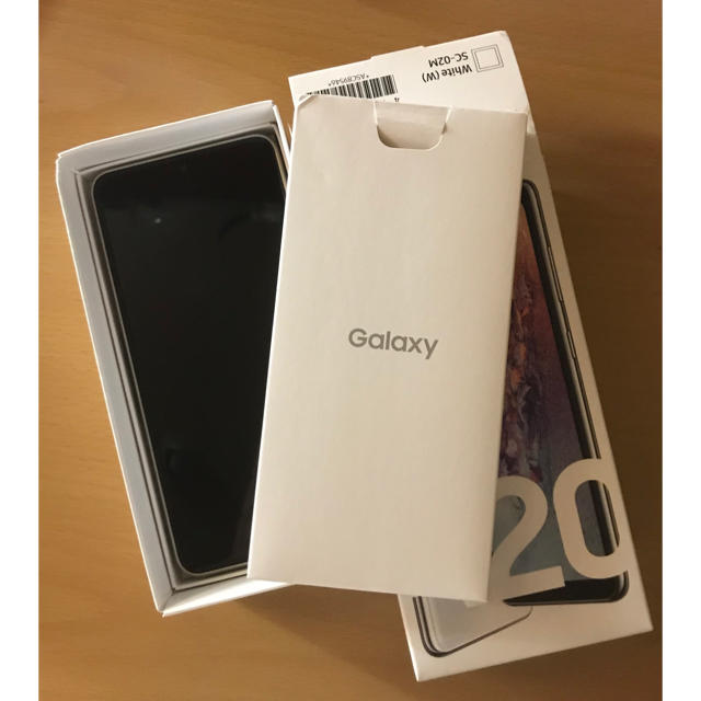 【新品】Galaxy A20 docomo ホワイト SC-02Mスマホ/家電/カメラ