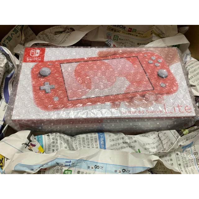 新品　ニンテンドースイッチ ライト　コーラル