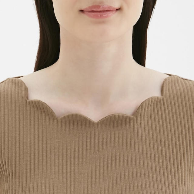 GU(ジーユー)のタグ付 ジーユー スカラップネックT(半袖) ブラウン ユニクロ  メンズのトップス(Tシャツ/カットソー(半袖/袖なし))の商品写真
