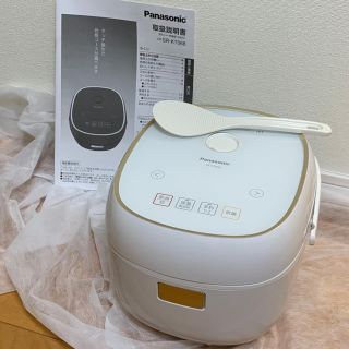 パナソニック(Panasonic)のパナソニック  炊飯器 SR-KT068 ホワイト 美品(炊飯器)