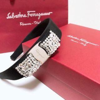 サルヴァトーレフェラガモ(Salvatore Ferragamo)のフェラガモ カチューシャ ビジュー ♡(カチューシャ)