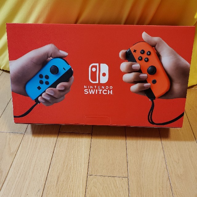 Nintendo Switch(ニンテンドースイッチ)の新品未開封　任天堂Switch本体　ネオンブルー エンタメ/ホビーのゲームソフト/ゲーム機本体(家庭用ゲーム機本体)の商品写真