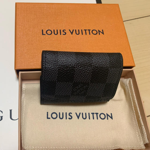 LOUIS VUITTON(ルイヴィトン)の⭐️しも様専用⭐️LOUIS VUITTON カフスボタン メンズのアクセサリー(その他)の商品写真