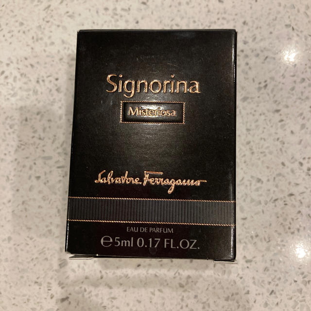 Ferragamo(フェラガモ)のフェラガモ　パフューム　Signorina コスメ/美容の香水(香水(女性用))の商品写真