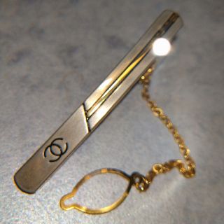 CHANEL ネクタイピン