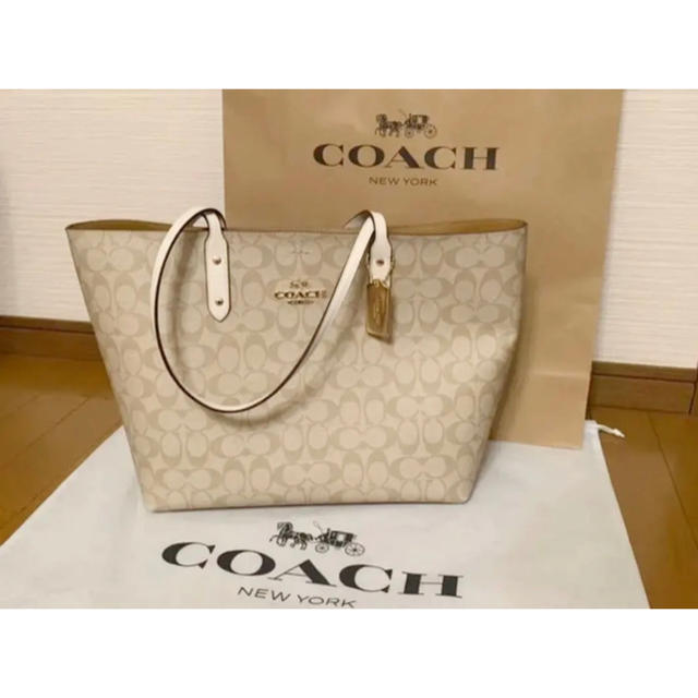 【新品未使用　正規品　早い者勝ち！】コーチ　coach バッグ　紙袋、布袋付き