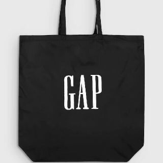 ギャップ(GAP)の新品未使用GAPエコバック、黒、ロゴ入りくまのマーク付折りたたみ(エコバッグ)