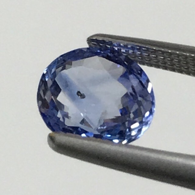 《宝石⚜️ルース》極美品☆天然ブルーサファイヤ☆1.729ct 鑑別付。 レディースのアクセサリー(リング(指輪))の商品写真