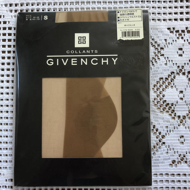 GIVENCHY(ジバンシィ)の引っ越しセール 新品 GIVENCHYのパンスト＆TRUSSARDIのハンカチ レディースのレッグウェア(タイツ/ストッキング)の商品写真