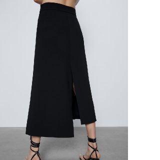 ザラ(ZARA)のプリーツ　アシンメトリー　スカート 　ZARA　ブラック　新品(ロングスカート)