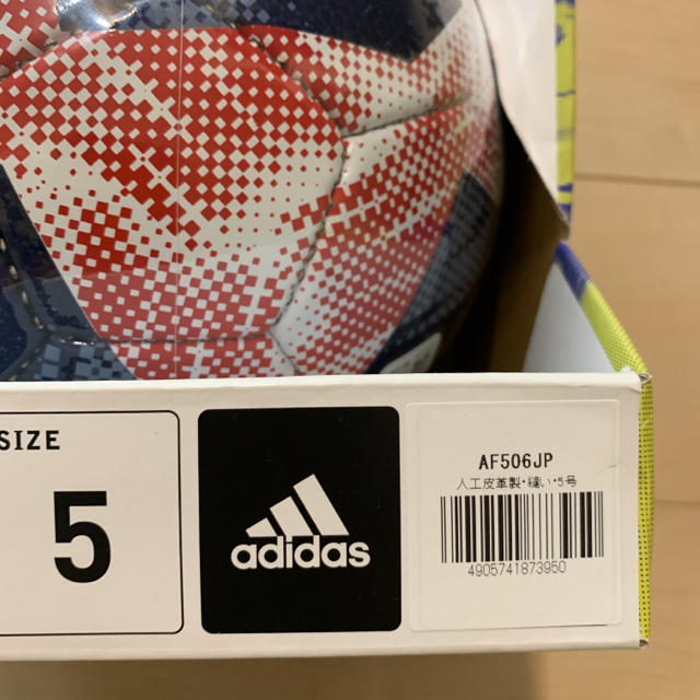 adidas(アディダス)のアディダス　5号球検定球　サッカーボール　新品★ スポーツ/アウトドアのサッカー/フットサル(ボール)の商品写真