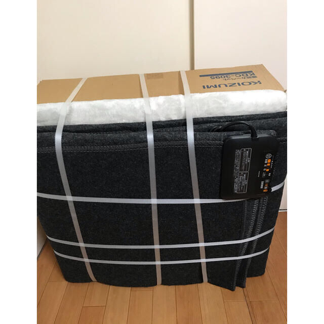 女性に人気！ KOIZUMI - 新品 コイズミ カバー付き電気カーペット 3畳用 ホットカーペット