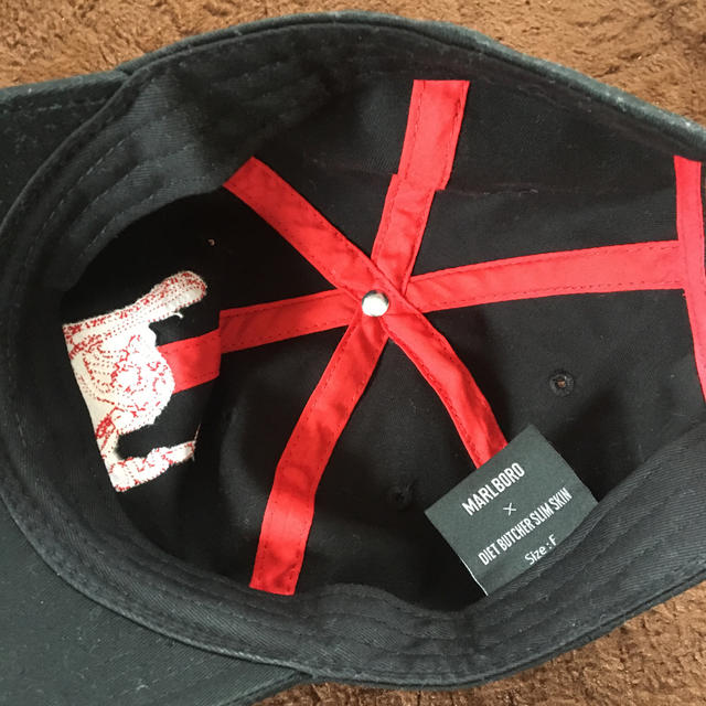 DIET BUTCHER SLIM SKIN(ダイエットブッチャースリムスキン)のマルボロ×DIET BUTCHER SLIM SKIN キャップ メンズの帽子(キャップ)の商品写真