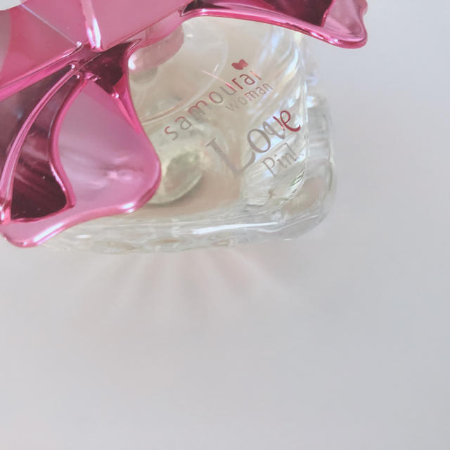 SAMOURAI(サムライ)のサムライウーマンラブピンク40ml コスメ/美容の香水(香水(女性用))の商品写真