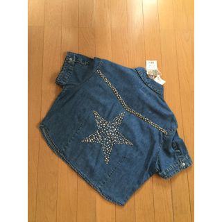 ゲス(GUESS)の新品タグ付!！guess ゲス デニムシャツ 海外購入 ガールズアワード ローラ(Tシャツ(半袖/袖なし))