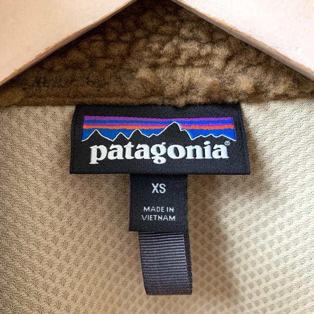 patagonia(パタゴニア)の2019 Patagoniaパタゴニア クラシック レトロX ジャケットOWBR レディースのジャケット/アウター(ブルゾン)の商品写真