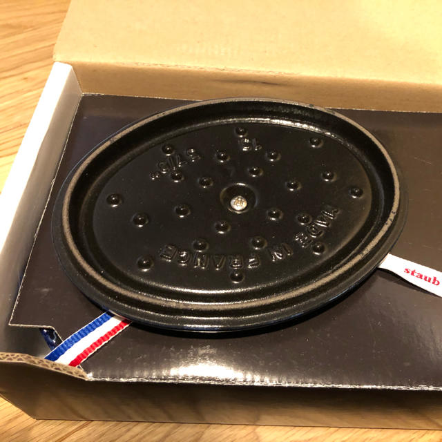 STAUB(ストウブ)のストウブ　ココットオーバル　15センチ　グランブルー新品 インテリア/住まい/日用品のキッチン/食器(鍋/フライパン)の商品写真