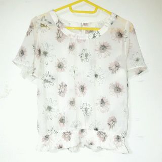 マジェスティックレゴン(MAJESTIC LEGON)のマジェ花柄ブラウス♪(シャツ/ブラウス(半袖/袖なし))