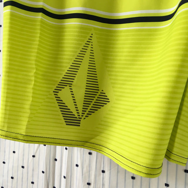 volcom(ボルコム)のVOLCOMボルコムUSA限定ボーダーストーンサーフトランクス 海パン 30 スポーツ/アウトドアのスポーツ/アウトドア その他(サーフィン)の商品写真