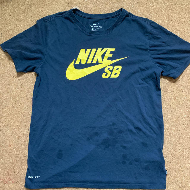 NIKE(ナイキ)のNIKE sb レディースのトップス(Tシャツ(半袖/袖なし))の商品写真