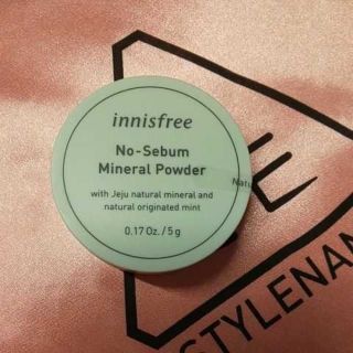 イニスフリー(Innisfree)の新品未使用☆ innisfreeイニスフリー ノーセバム ミネラルパウダー 5g(フェイスパウダー)