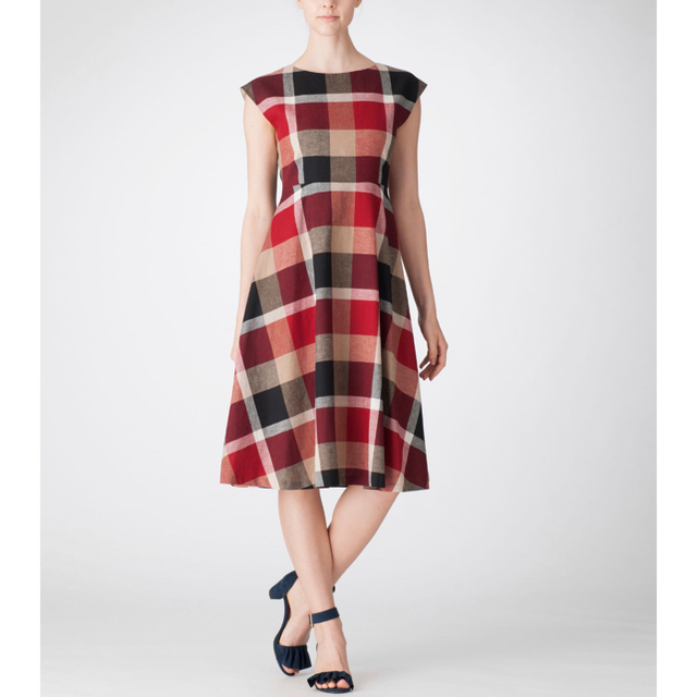 人気の雑貨がズラリ! BURBERRY BLUE 桐谷美玲さん着 ワンピース 新品 ブルーレーベルクレストブリッジ - LABEL ひざ丈ワンピース 人気の雑貨がズラリ! BURBERRY BLUE 桐谷美玲さん着 ワンピース 新品 ブルーレーベルクレストブリッジ - LABEL ひざ丈ワンピース