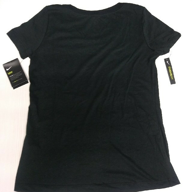 NIKE(ナイキ)のナイキ ウィメンズ DRI-FIT スコープ スウッシュ Tシャツ　M レディースのトップス(Tシャツ(半袖/袖なし))の商品写真