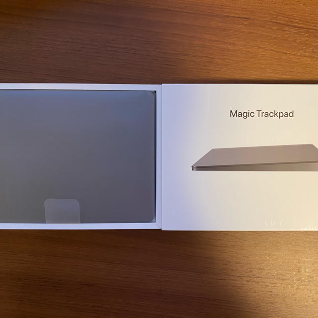 Apple(アップル)のApple Magic Trackpad2 スペースグレー 超美品 スマホ/家電/カメラのPC/タブレット(PC周辺機器)の商品写真