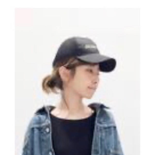 L'Appartement DEUXIEME CLASSE(アパルトモンドゥーズィエムクラス)の L'Appartement GOLDEN GOOSE LOGO CAP 未使用 レディースの帽子(キャップ)の商品写真