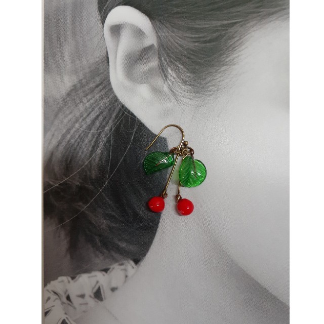 再販 cherry pierces チェリー🍒 さくらんぼ 大人 ピアス ハンドメイドのアクセサリー(ピアス)の商品写真