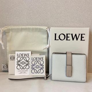 いします LOEWE ウォレットの通販 by 高瀬's shop｜ラクマ コンパクト ジップ いただきあ