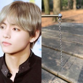 ボウダンショウネンダン(防弾少年団(BTS))のチェーンピアス《テテ》BTS 防弾少年団 アクセサリー レディース メンズ(ピアス)