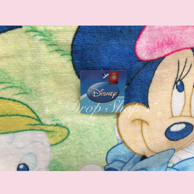 Disney(ディズニー)の𓊆 新品Disneyミッキーミニー仲間たち バスタオル 𓊇  エンタメ/ホビーのアニメグッズ(タオル)の商品写真