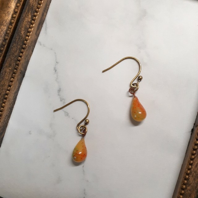 pear pierces 洋梨 🍐 フルーツ ピアス ガラス ヴィンテージ  ハンドメイドのアクセサリー(ピアス)の商品写真