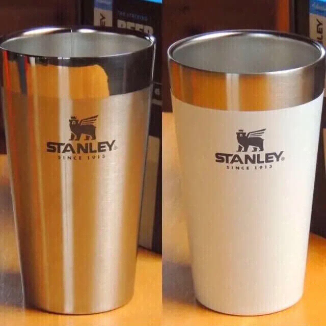 Stanley(スタンレー)のスタンレーSTANLEYスタッキング真空パイント2個セット☆シルバー＆ホワイト スポーツ/アウトドアのアウトドア(食器)の商品写真
