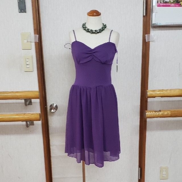 ドレスワンピース　ひざ丈 レディースのフォーマル/ドレス(ミニドレス)の商品写真