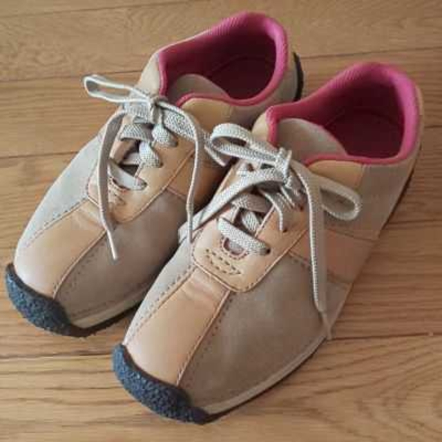 Clarks(クラークス)のpink&pink☆プロフ読んでね様専用   レディースの靴/シューズ(スニーカー)の商品写真