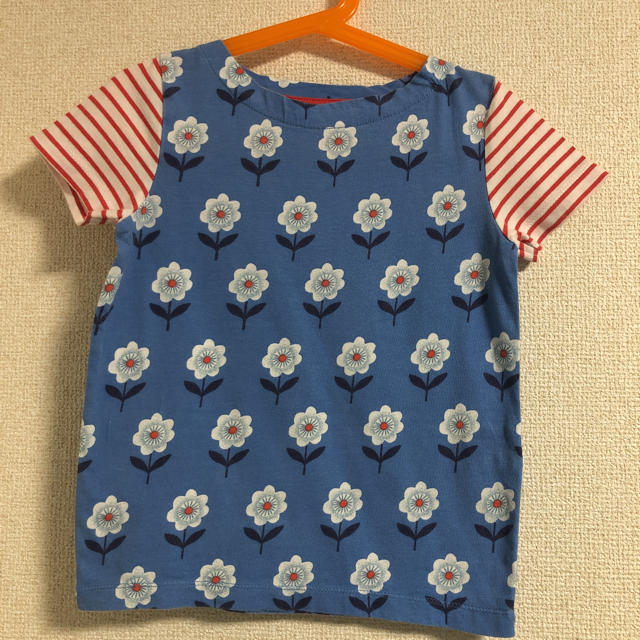 Boden(ボーデン)の美品　mini boden お花プリントTシャツ　5-6y キッズ/ベビー/マタニティのキッズ服女の子用(90cm~)(Tシャツ/カットソー)の商品写真