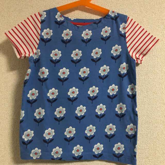 Boden(ボーデン)の美品　mini boden お花プリントTシャツ　5-6y キッズ/ベビー/マタニティのキッズ服女の子用(90cm~)(Tシャツ/カットソー)の商品写真