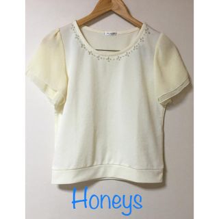 ハニーズ(HONEYS)の美品 Honeys ビジュー付き クルーネック トップス M イエロー(カットソー(半袖/袖なし))