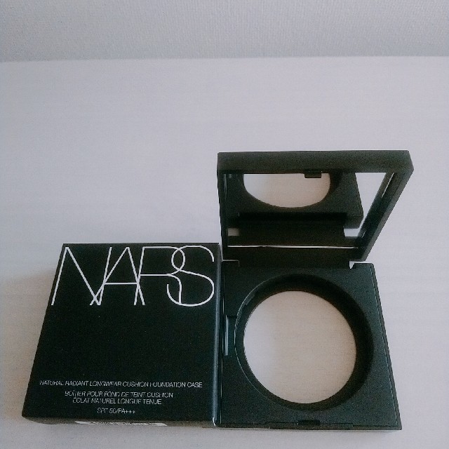 NARS(ナーズ)のNARS クッションファンデーションケース コスメ/美容のメイク道具/ケアグッズ(ボトル・ケース・携帯小物)の商品写真