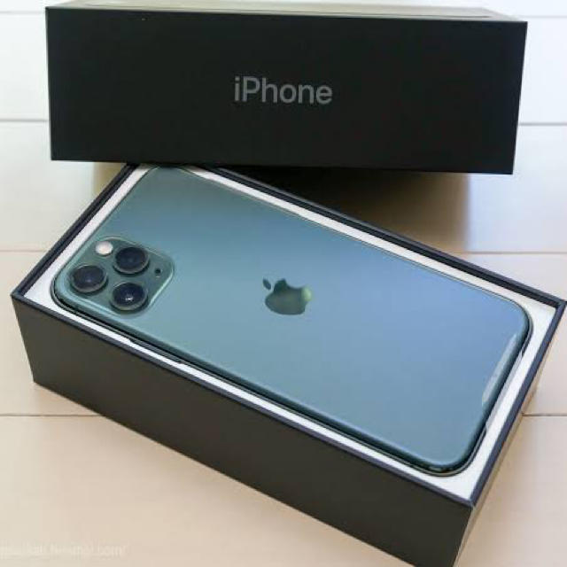 iPhone - 新品 iPhone 11 pro ミッドナイトグリーン SIMフリー 256GBの通販 by まっちゃんの部屋｜アイフォーン