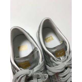 オニツカタイガー(Onitsuka Tiger)のオニツカタイガースニーカー　TH７D０L　シルバー　２２．５(スニーカー)