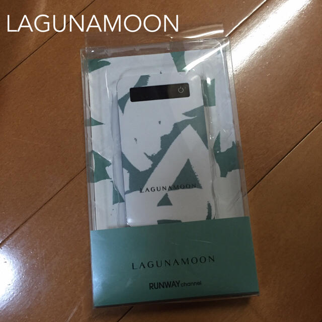 LagunaMoon(ラグナムーン)のLAGUNAMOONモバイルチャージャー スマホ/家電/カメラのスマートフォン/携帯電話(バッテリー/充電器)の商品写真