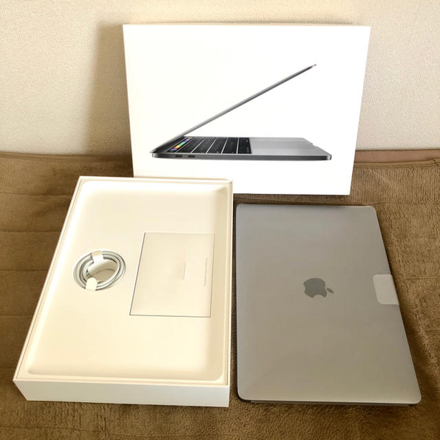 MacBookPro 13 Touch Bar MPXV2JA/A ほぼ未使用品