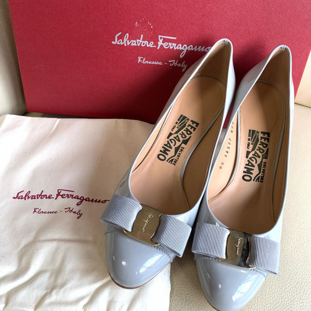 Salvatore Ferragamo(サルヴァトーレフェラガモ)の新品　未使用　ヴァラ レディースの靴/シューズ(ハイヒール/パンプス)の商品写真