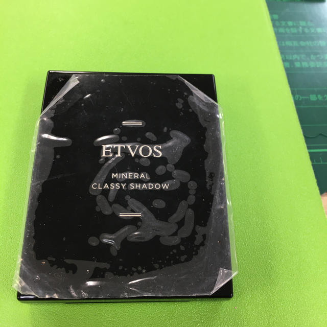 ETVOS(エトヴォス)のエトヴォス　プラウドレッド　アイカラー コスメ/美容のベースメイク/化粧品(アイシャドウ)の商品写真