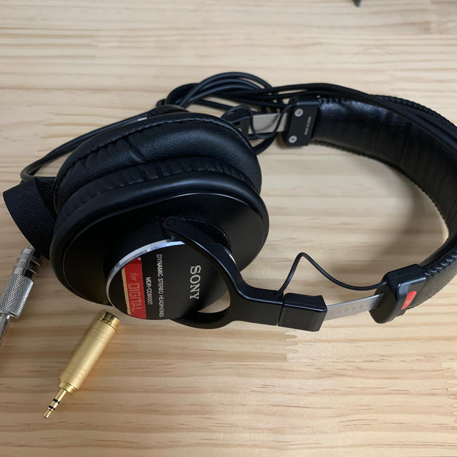 SONY 密閉型スタジオモニターヘッドホン MDR-CD900ST