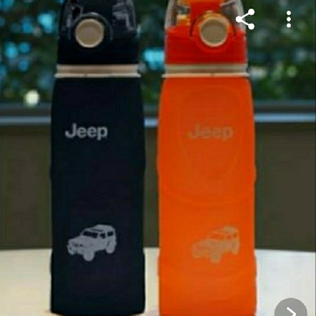 Jeep(ジープ)のJEEP シリコンボトル　ブラック　750ml 未使用　ノベルティ エンタメ/ホビーのコレクション(ノベルティグッズ)の商品写真