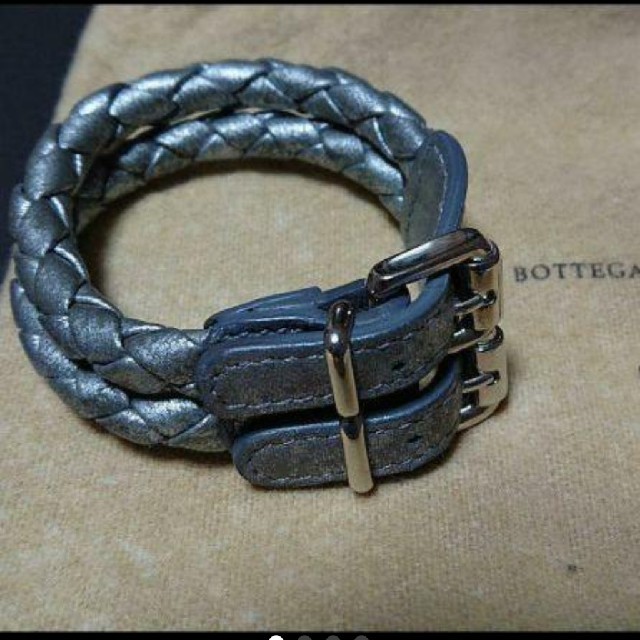 Bottega Veneta(ボッテガヴェネタ)のボッテガ・ヴェネタ レザーブレスレット レディースのアクセサリー(ブレスレット/バングル)の商品写真